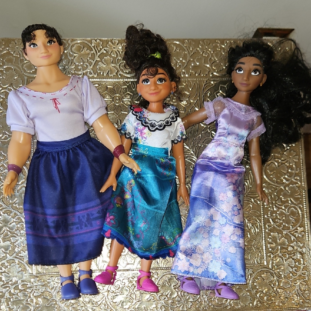 Encanto Sisters Dolls Set, Maribel